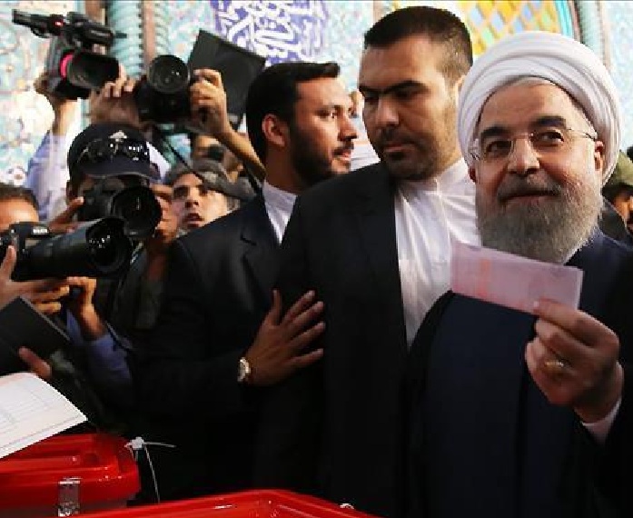 روحانی: رئیس‌جمهوری بر وزرا نظارت می‌کند نه مجلس/ تاکید دوباره بر برگزاری رفراندوم