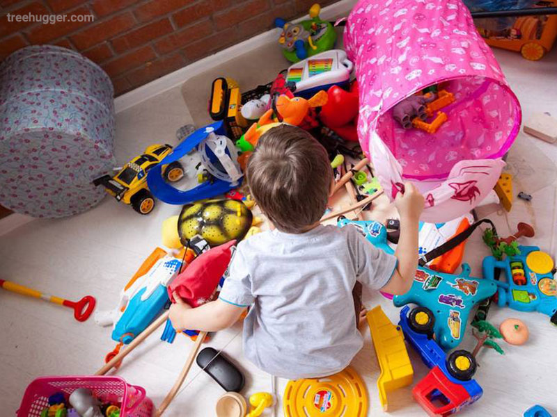 خداحافظی کودکان با اسباب بازی و شاخص فلاکت ۶۰درصدی برای جوانان