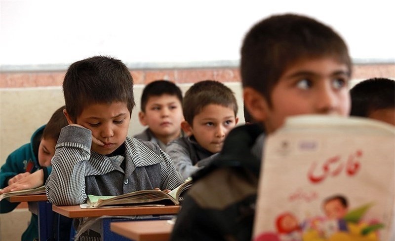 بررسی درباره آموزش کودکان مهاجر افغانستانی
