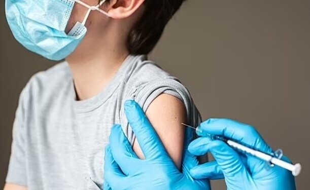 گزینه واکسیناسیون ۶ سال به بالا