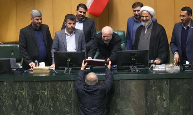 بودجه ۱۴۰۵؛ بار رفع کسری و کاهش درآمد نفتی بر دوش مردم